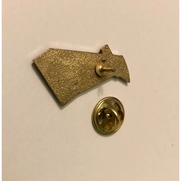 Vintage Assorted Pins  Carnival Liberty Antwerpen Norweigian Cruise - Picture 7 of 13